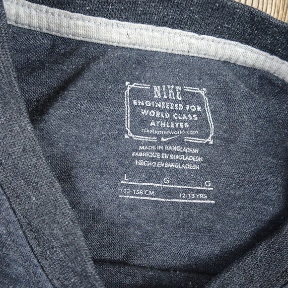 Nike Casual Shoe Lace Logo Graphic Short Sleeve T-Shirt Top - Picture 3 of 6